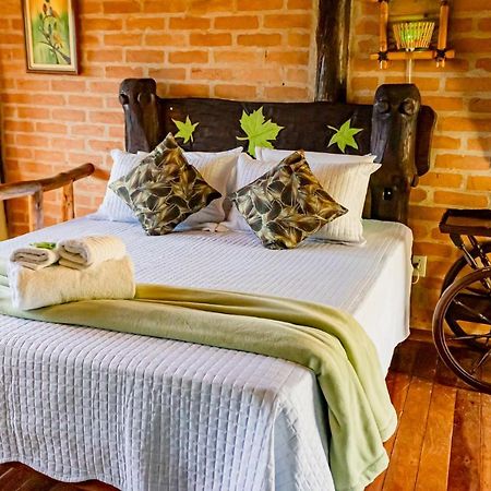 Santo Antônio do Pinhal 查勒索尔纳森特旅馆酒店 外观 照片